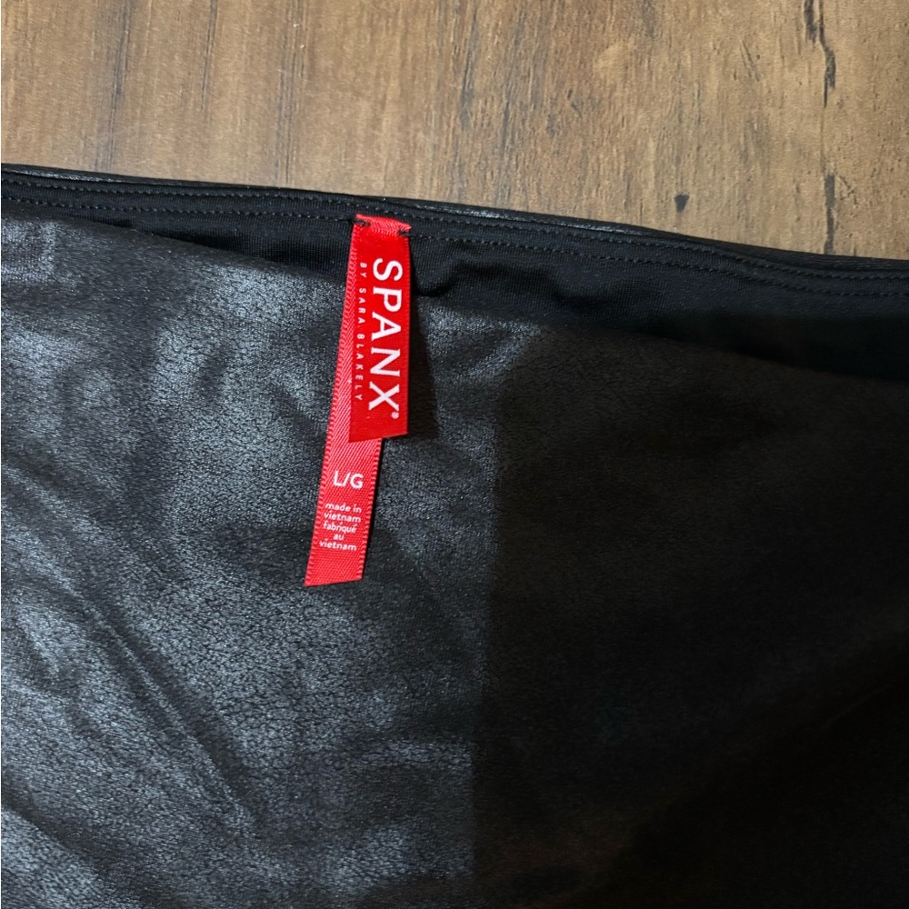 SPANX Black Shiny Leggings - Picture 2 of 5
